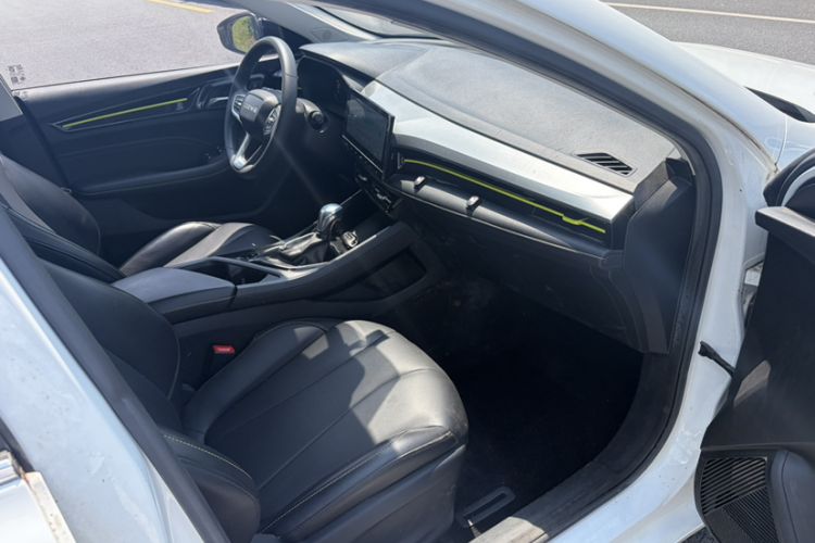 Used Roewe i5 2021 1.5L CVT Diamond Edition Interior 8