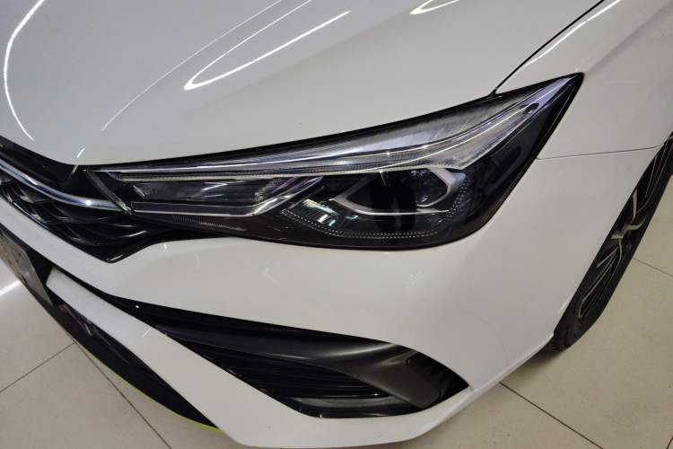 Used Roewe i5 2021 Revised 1.5L CVT Starry Edition Left Front Headlight