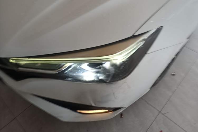Used Roewe i5 2021 Revised Version 1.5L CVT Diamond Edition Left Front Headlight