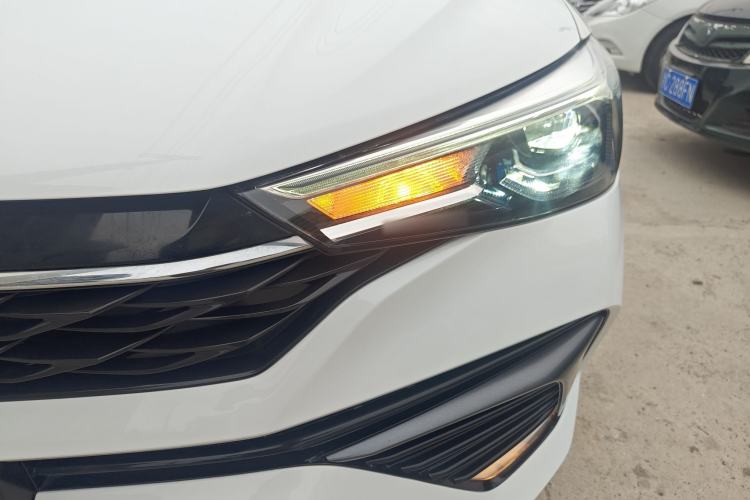Used Roewe i5 2021 Revised Version 1.5L CVT Diamond Edition Left Front Headlight