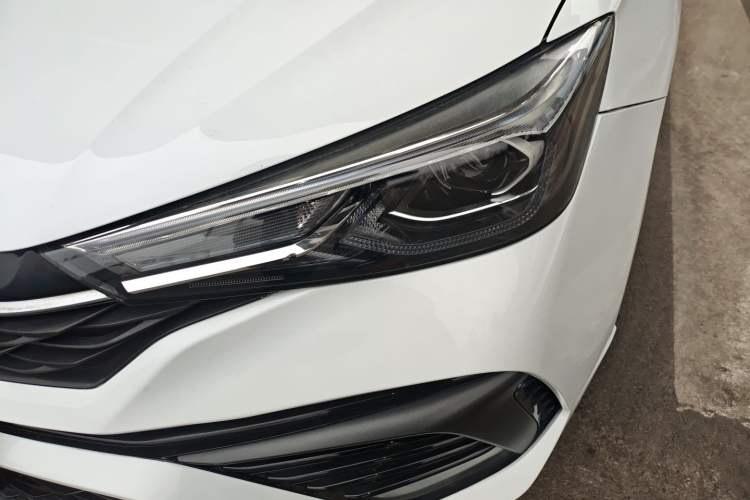 Used Roewe i5 2021 1.5L CVT Black Gold Edition Left Front Headlight