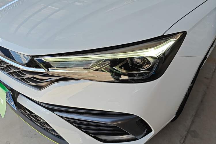 Used Roewe i5 2021 Revised Version 1.5L CVT Diamond Edition Left Front Headlight