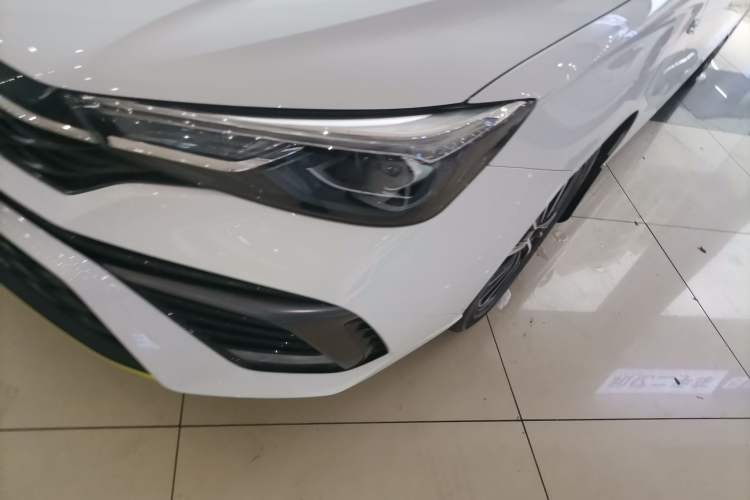 Used Roewe i5 2021 Revised Version 1.5L CVT Diamond Edition Left Front Headlight