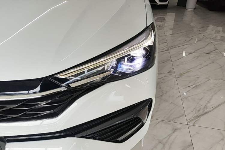 Used Roewe i5 2021 Revised Version 1.5L CVT Diamond Edition Left Front Headlight