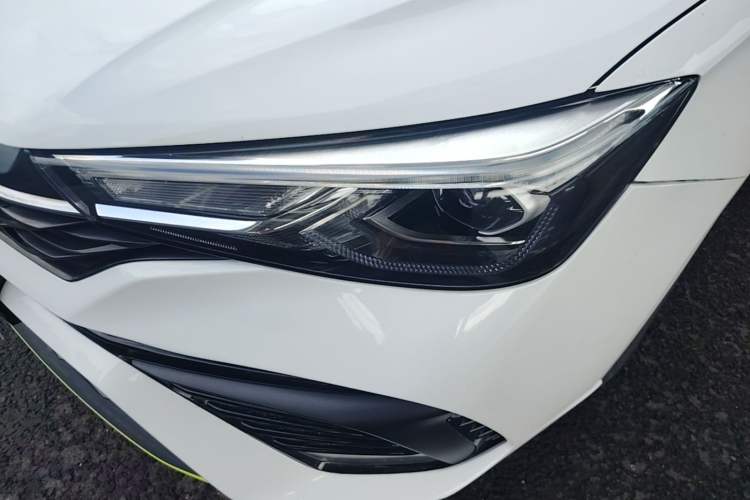 Used Roewe i5 2021 1.5L CVT Black Gold Edition Left Front Headlight