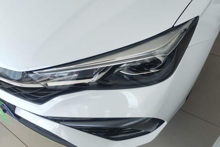 Used Roewe i5 2021 Revised Version 1.5L CVT Diamond Edition Left Front Headlight