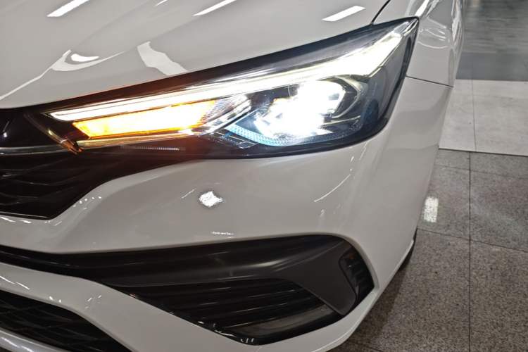 Used Roewe i5 2021 Revised Version 1.5L CVT Diamond Edition Left Front Headlight