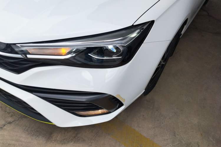 Used Roewe i5 2021 Revised Version 1.5L CVT Diamond Edition Left Front Headlight