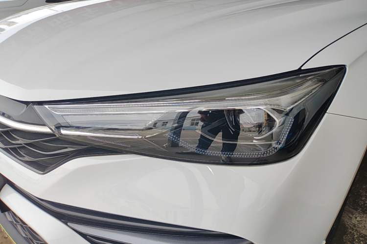 Used Roewe i5 2021 Revised Version 1.5L CVT Diamond Edition Left Front Headlight