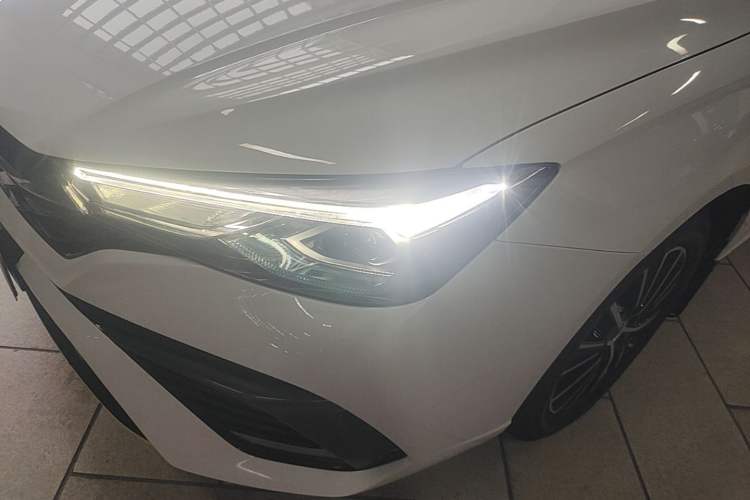 Used Roewe i5 2021 1.5L CVT Starry Edition Left Front Headlight