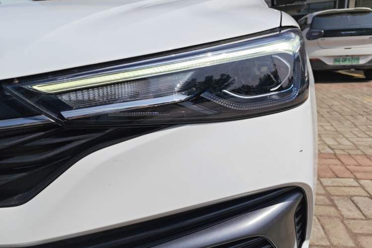 Used Roewe i5 2021 Revised Version 1.5L CVT Diamond Edition Left Front Headlight