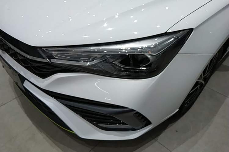 Used Roewe i5 2021 1.5L CVT Diamond Edition Left Front Headlight