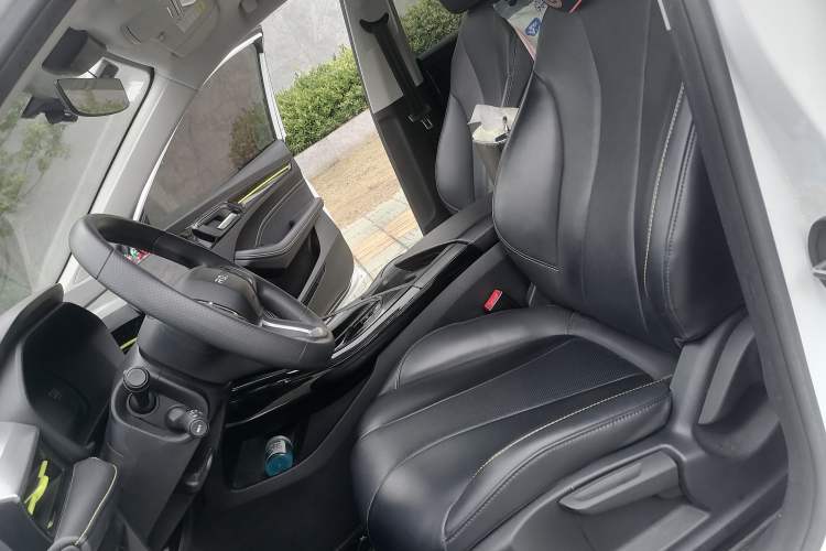 Used Roewe i5 2021 1.5L CVT Diamond Edition Left Front Seat