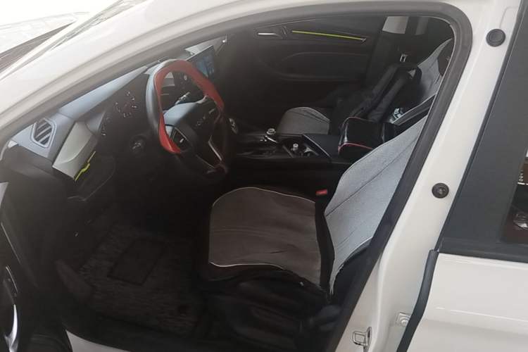 Used Roewe i5 2021 1.5L CVT Platinum Edition Left Front Seat