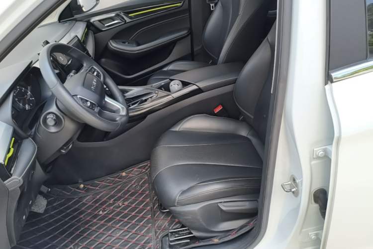 Used Roewe i5 2021 1.5L CVT Black Gold Edition Left Front Seat