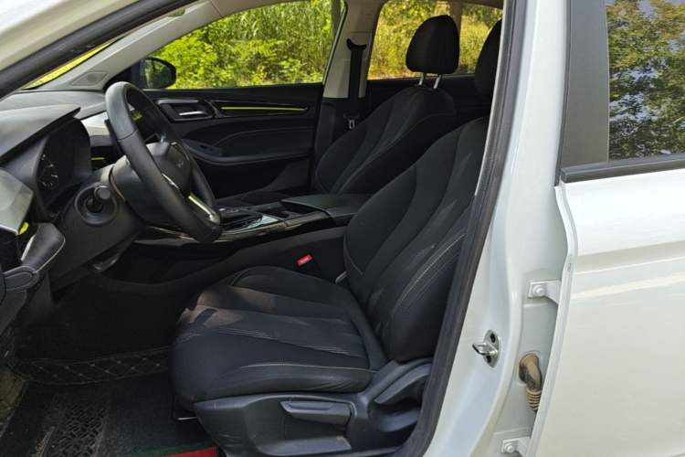Used Roewe i5 2021 1.5L CVT Platinum Edition Left Front Seat