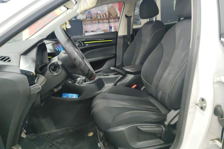 Used Roewe i5 2021 1.5L Manual Platinum Edition Left Front Seat