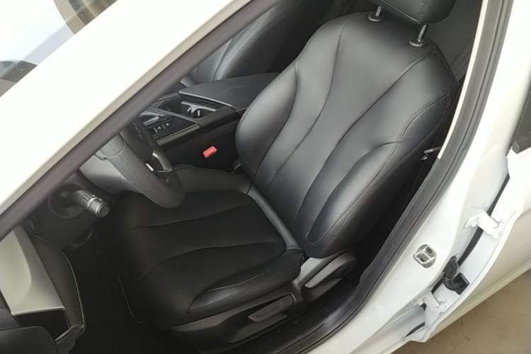 Used Roewe i5 2021 1.5L CVT Platinum Edition Left Front Seat
