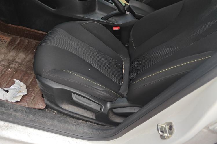 Used Roewe i5 2021 1.5L Manual Platinum Edition Left Front Seat