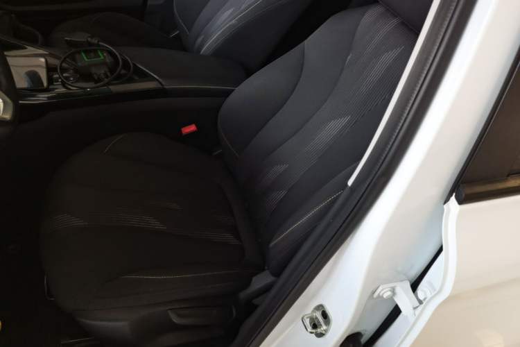 Used Roewe i5 2021 1.5L CVT Platinum Edition Left Front Seat