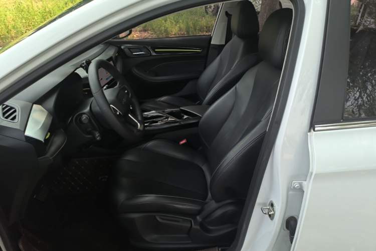 Used Roewe i5 2021 1.5L CVT Diamond Edition Left Front Seat