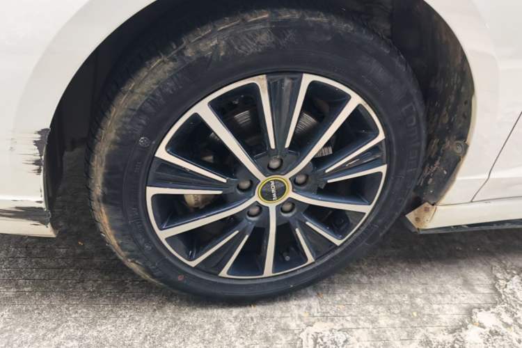 Used Roewe i5 2021 1.5L Manual Diamond Edition Left Front Wheel Hub