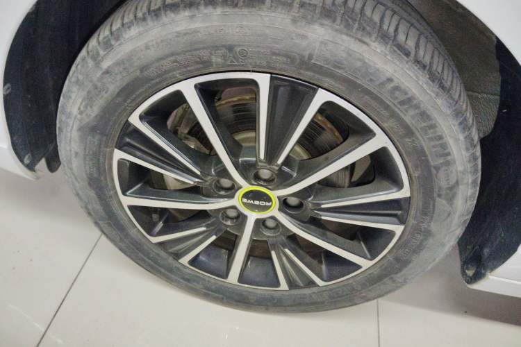 Used Roewe i5 2021 Revised 1.5L CVT Starry Edition Left Front Wheel Hub
