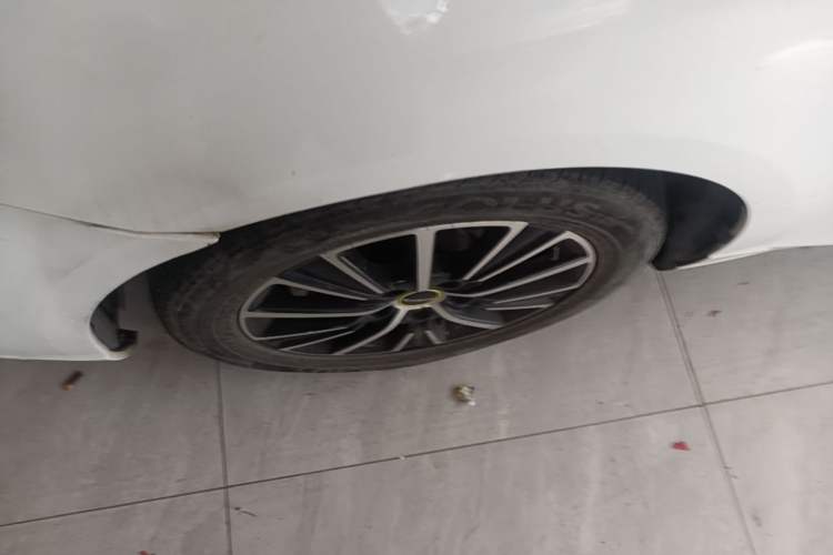 Used Roewe i5 2021 Revised Version 1.5L CVT Diamond Edition Left Front Wheel Hub