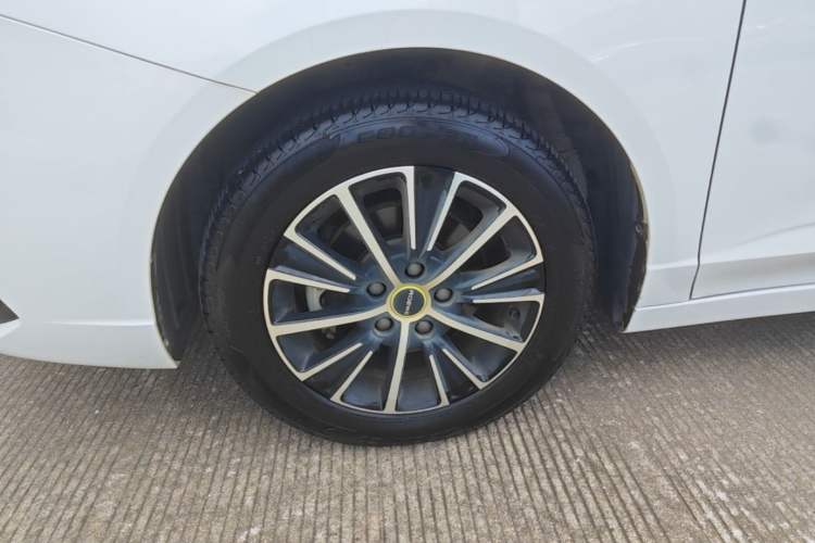 Used Roewe i5 2021 1.5L CVT Diamond Edition Left Front Wheel Hub