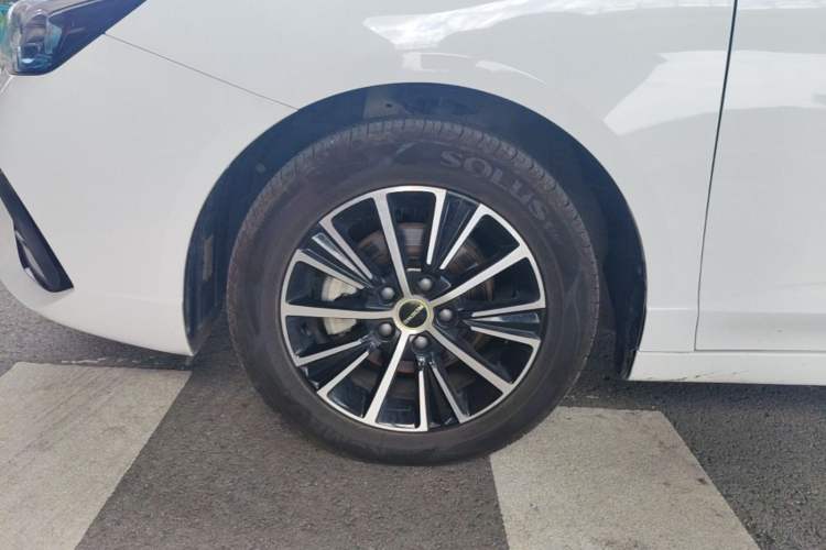 Used Roewe i5 2021 Revised Version 1.5L CVT Diamond Edition Left Front Wheel Hub