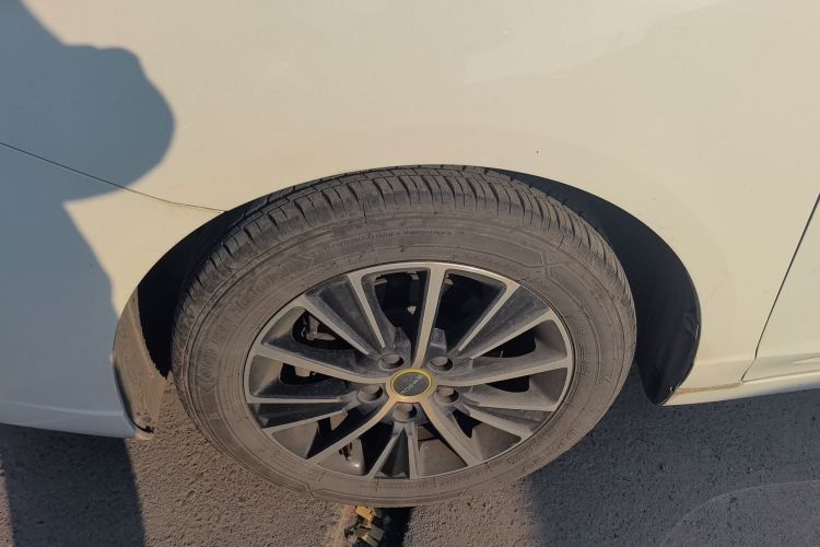 Used Roewe i5 2021 Revised Version 1.5L CVT Diamond Edition Left Front Wheel Hub