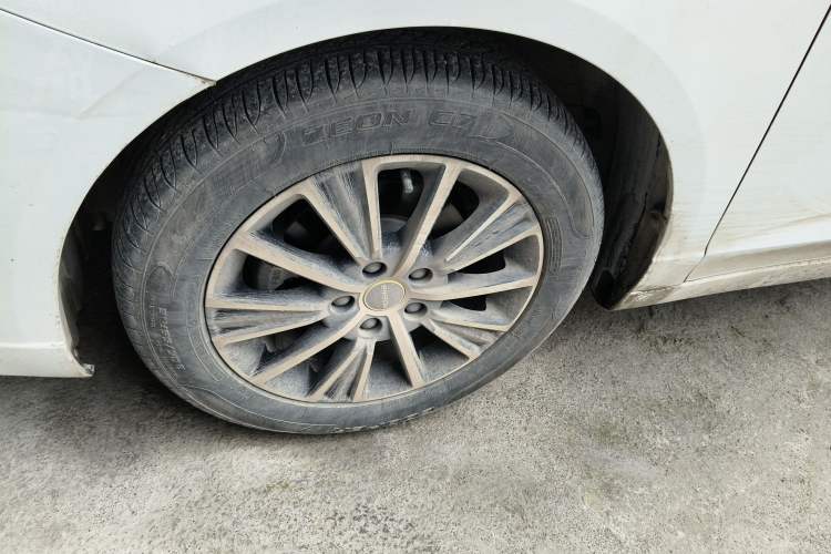 Used Roewe i5 2021 Revised Version 1.5L CVT Diamond Edition Left Front Wheel Hub