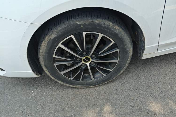 Used Roewe i5 2021 1.5L CVT Diamond Edition Left Front Wheel Hub