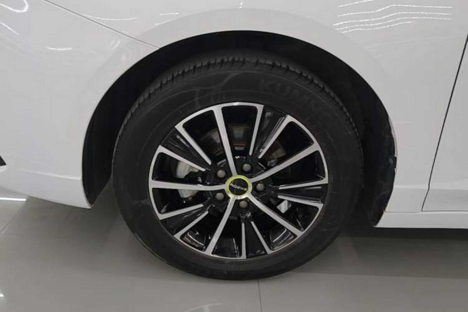 Used Roewe i5 2021 Revised Version 1.5L CVT Diamond Edition Left Front Wheel Hub