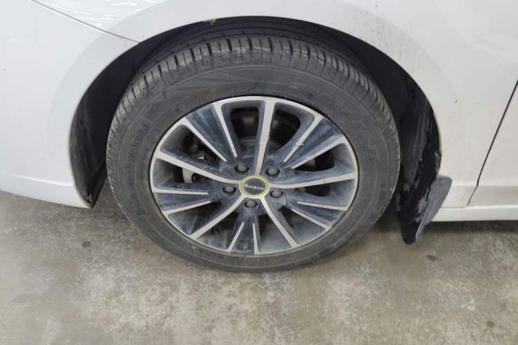 Used Roewe i5 2021 1.5L Manual Platinum Edition Left Front Wheel Hub