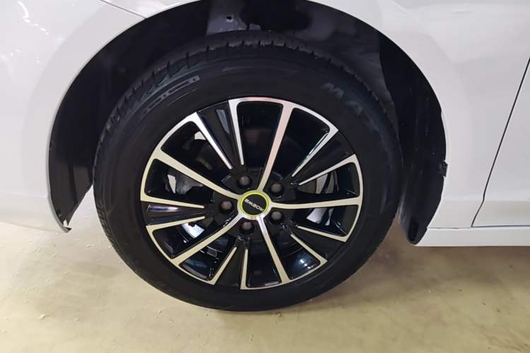 Used Roewe i5 2021 1.5L Manual Platinum Edition Left Front Wheel Hub