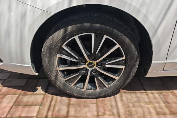 Used Roewe i5 2021 1.5L CVT Platinum Edition Left Front Wheel Hub
