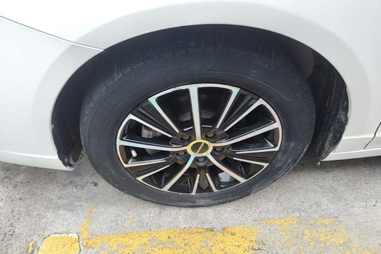 Used Roewe i5 2021 1.5L CVT Diamond Edition Left Front Wheel Hub