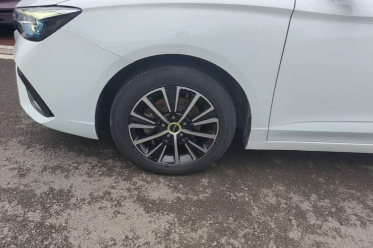 Used Roewe i5 2021 1.5L CVT Diamond Edition Left Front Wheel Hub