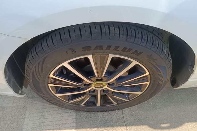 Used Roewe i5 2021 1.5L Manual Platinum Edition Left Front Wheel Hub