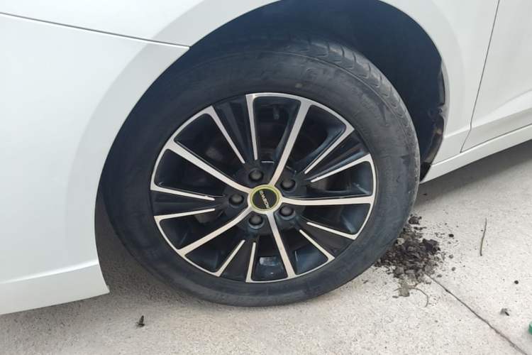 Used Roewe i5 2021 1.5L CVT Diamond Edition Left Front Wheel Hub