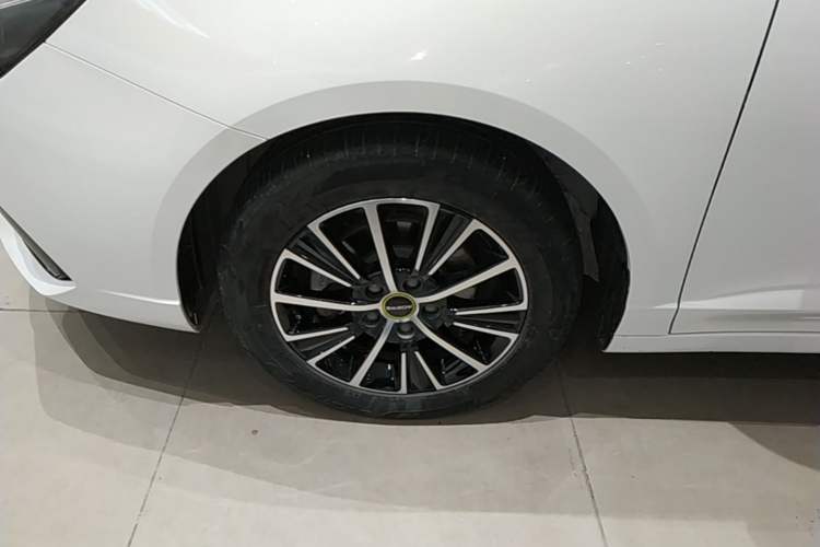 Used Roewe i5 2021 1.5L CVT Diamond Edition Left Front Wheel Hub