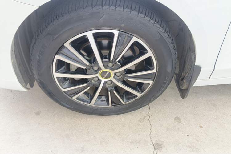 Used Roewe i5 2021 1.5L CVT Diamond Edition Left Front Wheel Hub