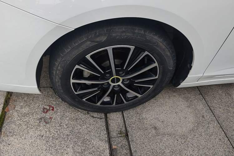 Used Roewe i5 2021 1.5L CVT Starry Edition Left Front Wheel Hub