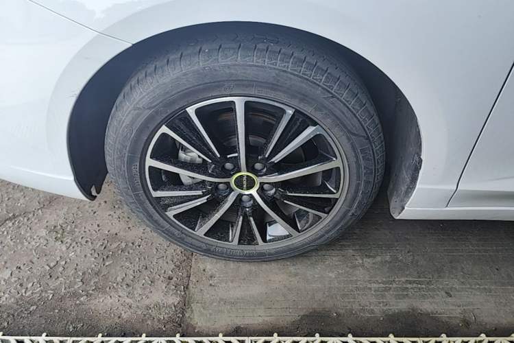 Used Roewe i5 2021 1.5L Manual Diamond Edition Left Front Wheel Hub