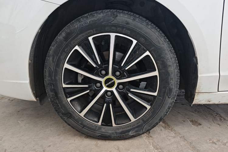 Used Roewe i5 2021 1.5L CVT Diamond Edition Left Front Wheel Hub