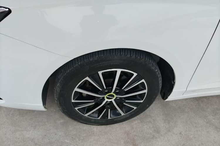 Used Roewe i5 2021 1.5L CVT Diamond Edition Left Front Wheel Hub