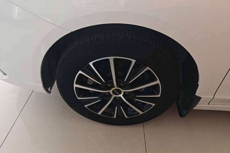 Used Roewe i5 2021 1.5L CVT Platinum Edition Left Front Wheel Hub