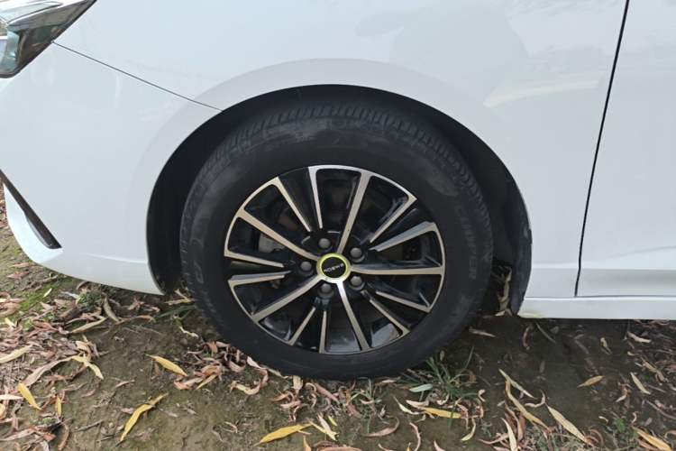 Used Roewe i5 2021 1.5L CVT Diamond Edition Left Front Wheel Hub