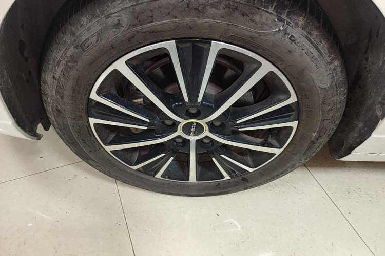 Used Roewe i5 2021 1.5L CVT Starry Edition Left Front Wheel Hub